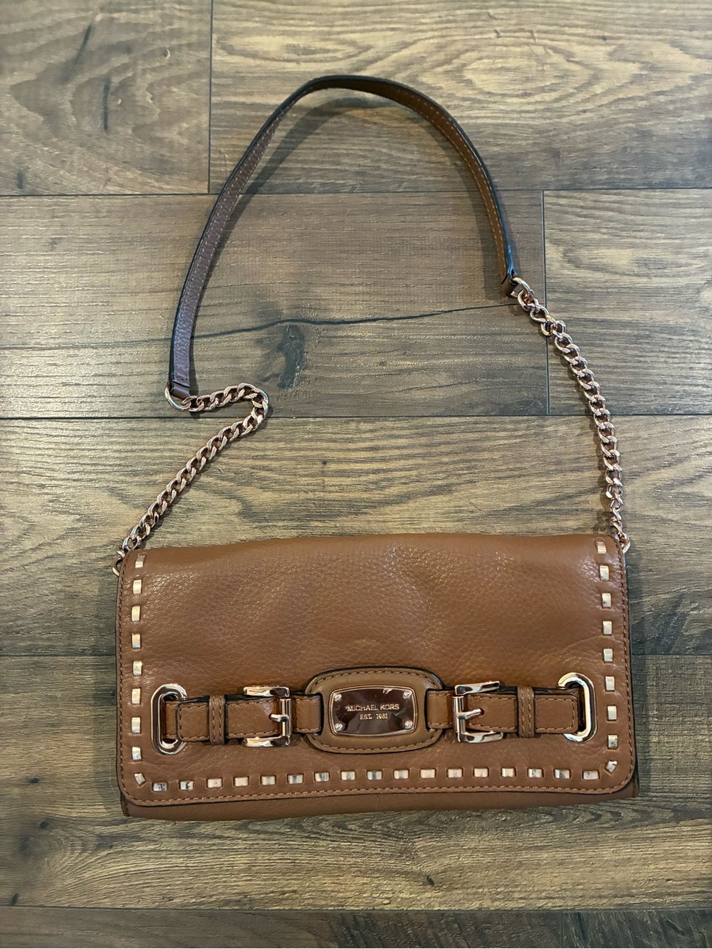 Michael Kors Hamilton Clutch with Shoulder Strap. Cognac leather and rose gold.